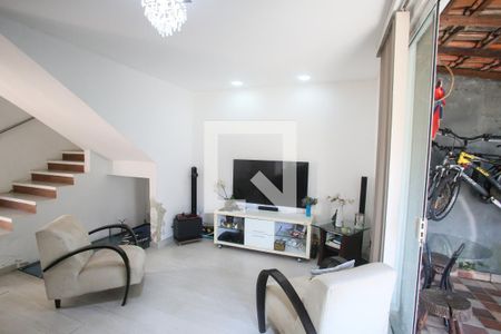 Sala de casa à venda com 5 quartos, 140m² em Taquara, Rio de Janeiro