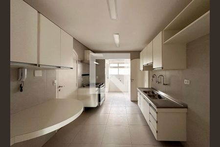 Apartamento para alugar com 134m², 2 quartos e 2 vagasCozinha