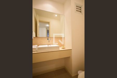 Lavabo 1 de apartamento à venda com 4 quartos, 500m² em Vila Suzana, São Paulo