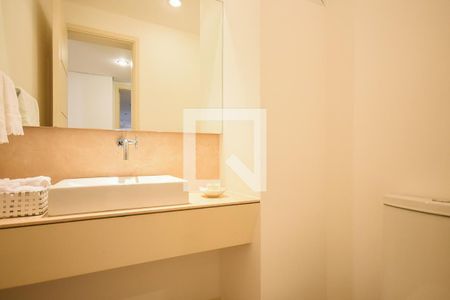 Lavabo 1 de apartamento para alugar com 4 quartos, 500m² em Vila Suzana, São Paulo