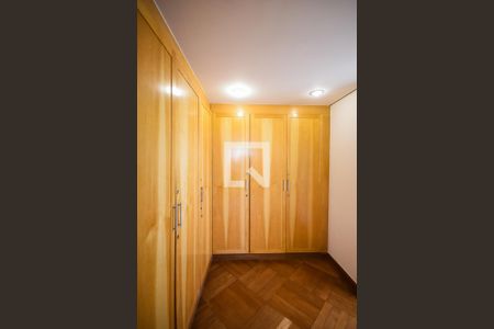 Apartamento à venda com 500m², 4 quartos e 4 vagasArmário 2 da suíte 3