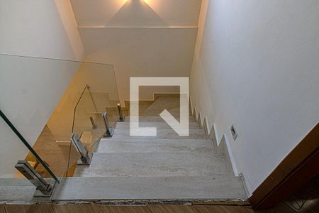 acesso para os pisos_2 de casa à venda com 3 quartos, 164m² em Vila Santo Estéfano, São Paulo