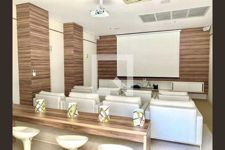 Apartamento à venda com 65m², 2 quartos e 1 vagaÁrea comum