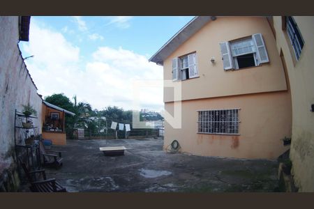 Casa à venda com 550m², 3 quartos e 3 vagasQuintal