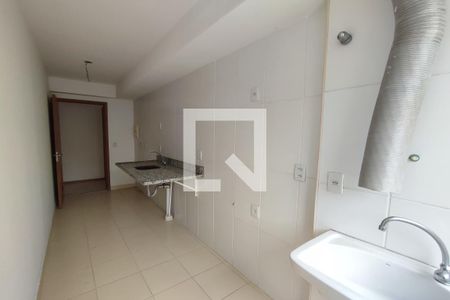 Apartamento à venda com 82m², 3 quartos e 1 vaga Apartamento à venda com 82m², 3 quartos e 1 vagaCozinha e Área de Serviço