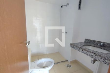 Apartamento à venda com 82m², 3 quartos e 1 vaga Apartamento à venda com 82m², 3 quartos e 1 vagaBanheiro da Suite 1