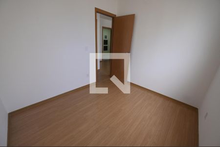 Quarto de apartamento para alugar com 2 quartos, 54m² em Chácara São Pedro, Aparecida de Goiânia