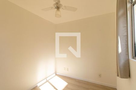 Quarto 2 de apartamento para alugar com 2 quartos, 48m² em Sítio Cercado, Curitiba