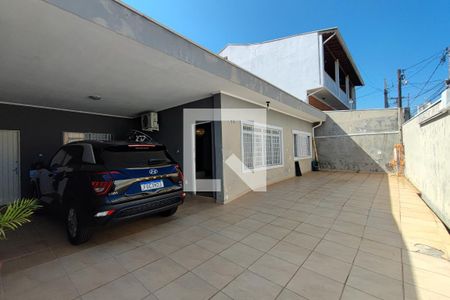Casa à venda com 270m², 3 quartos e 5 vagasQuintal - Garagem