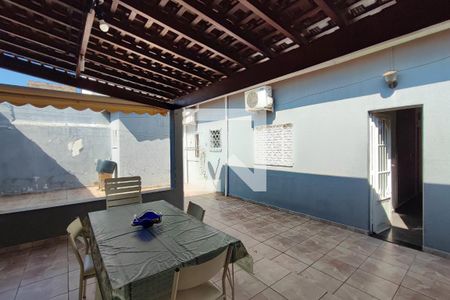 Casa à venda com 270m², 3 quartos e 5 vagasQuintal