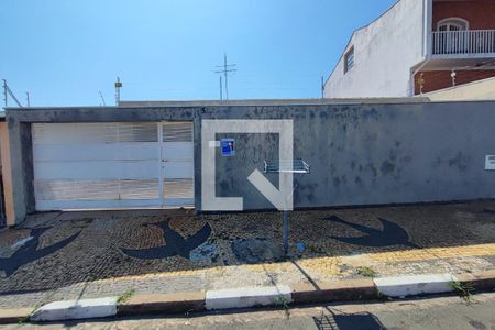 Casa à venda com 270m², 3 quartos e 5 vagasPLACA INSTALADA NA FACHADA