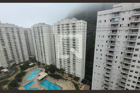 Vista de apartamento para alugar com 2 quartos, 64m² em Marapé, Santos
