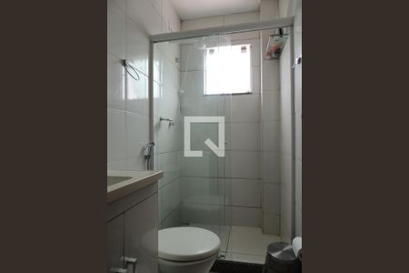 Casa de condomínio à venda com 100m², 3 quartos e 1 vaga Casa de condomínio à venda com 100m², 3 quartos e 1 vagaBanheiro da Suíte 1