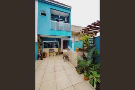 Casa de condomínio à venda com 100m², 3 quartos e 1 vaga Casa de condomínio à venda com 100m², 3 quartos e 1 vagaFachada