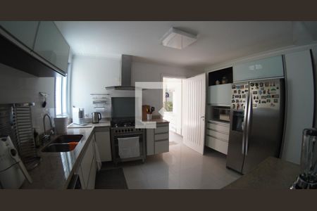 Casa à venda com 290m², 3 quartos e 4 vagas Casa à venda com 290m², 3 quartos e 4 vagasCozinha