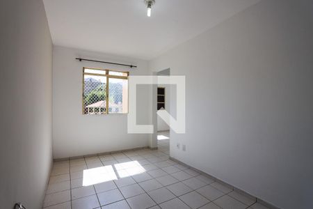 Sala  de apartamento para alugar com 2 quartos, 48m² em Jardim Arco-íris, Cotia