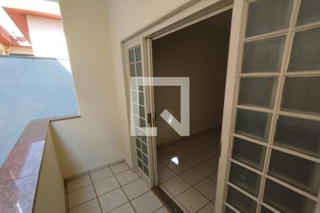 Sacada de apartamento para alugar com 2 quartos, 62m² em Vila Tiberio, Ribeirão Preto