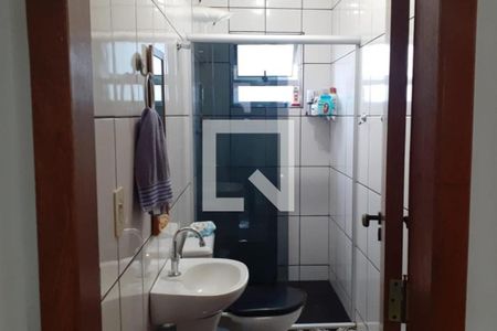 Banheiro de casa para alugar com 2 quartos, 90m² em Pedra Azul, Contagem