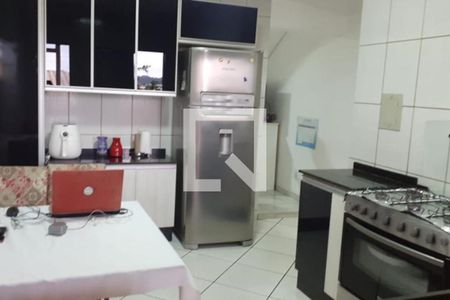 Cozinha de casa para alugar com 2 quartos, 90m² em Pedra Azul, Contagem