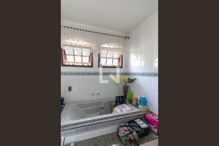 Casa à venda com 360m², 4 quartos e 4 vagasBanheiro da Suíte 2