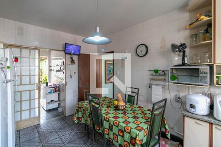 Casa à venda com 360m², 4 quartos e 4 vagasCozinha e Área de Serviço