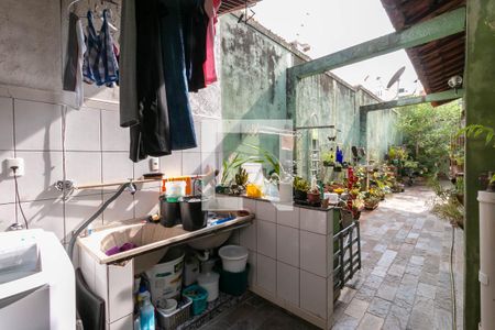 Casa à venda com 360m², 4 quartos e 4 vagasCozinha e Área de Serviço