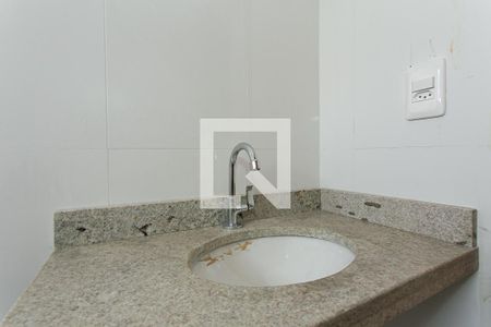 Banheiro de apartamento à venda com 1 quarto, 39m² em Vila Mazzei, São Paulo