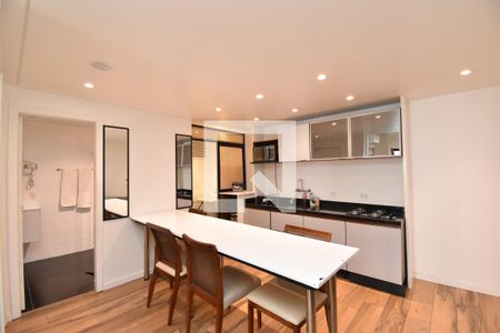 Sala de Jantar/Cozinha de apartamento para alugar com 1 quarto, 67m² em Centro, Curitiba