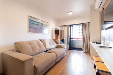 Sala de apartamento para alugar com 1 quarto, 67m² em Centro, Curitiba