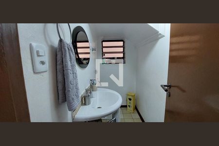 Lavabo 1 de casa à venda com 3 quartos, 446m² em Jardim Bela Vista, Santo André