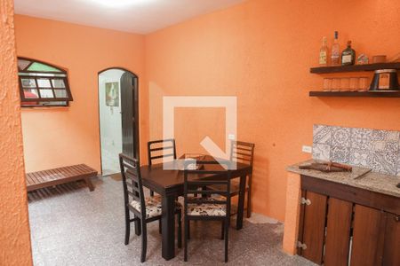 Casa à venda com 175m², 3 quartos e 2 vagasQuintal - Churrasqueira 