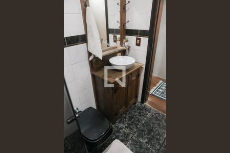 Casa à venda com 175m², 3 quartos e 2 vagasBanheiro