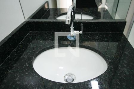 Banheiro de apartamento para alugar com 2 quartos, 43m² em Jardim Regis, São Paulo