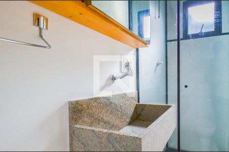 Banheiro de apartamento para alugar com 1 quarto, 20m² em Vila Clementino, São Paulo