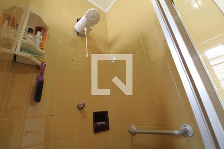 Casa à venda com 262m², 3 quartos e 2 vagasChuveiro banheiro da suíte