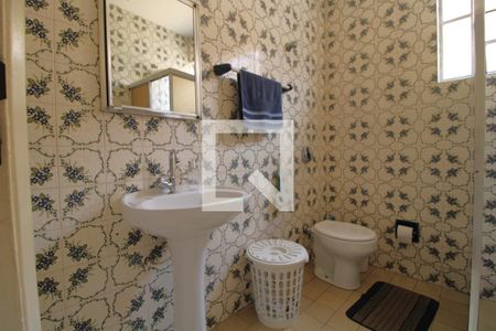 Casa à venda com 262m², 3 quartos e 2 vagasBanheiro comum