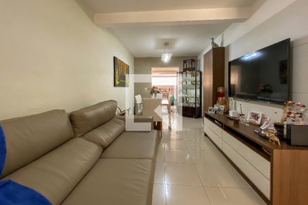 Sala de casa de condomínio à venda com 4 quartos, 180m² em Buritis, Belo Horizonte