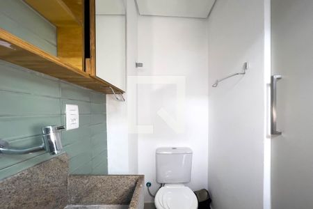 Banheiro de kitnet/studio para alugar com 1 quarto, 20m² em Vila Clementino, São Paulo