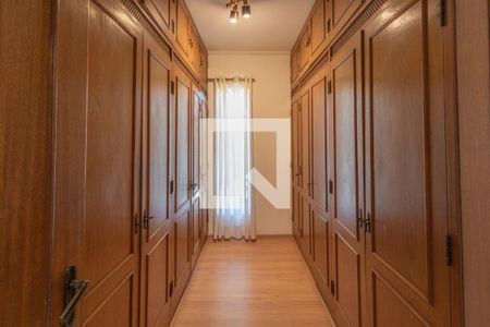 Casa para alugar com 385m², 4 quartos e 4 vagasCloset da suíte 1