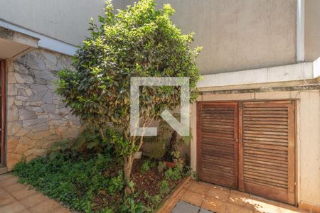 Casa para alugar com 385m², 4 quartos e 4 vagasEntrada