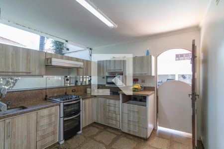 Casa para alugar com 385m², 4 quartos e 4 vagasCozinha