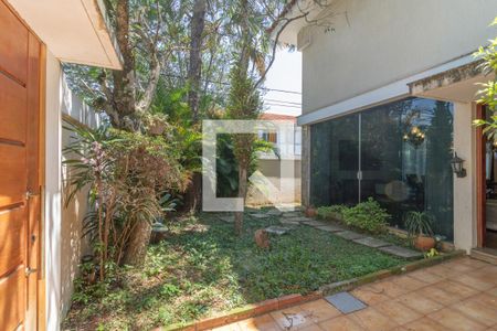 Casa para alugar com 385m², 4 quartos e 4 vagasEntrada