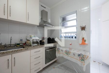 Apartamento à venda com 108m², 2 quartos e sem vaga Apartamento à venda com 108m², 2 quartos e sem vagaCozinha e Área de Serviço