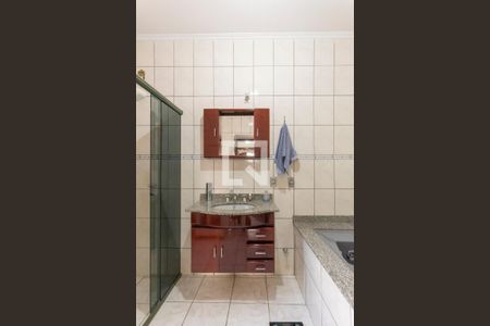 Casa à venda com 200m², 3 quartos e 2 vagasBanheiro da Suíte