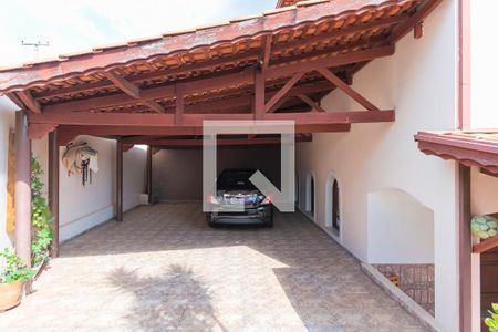 Casa à venda com 200m², 3 quartos e 2 vagasGaragem