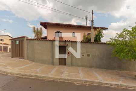Casa à venda com 200m², 3 quartos e 2 vagasFachada