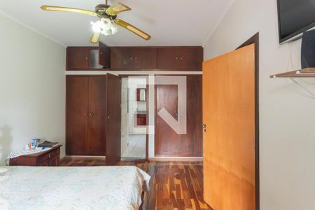 Casa à venda com 200m², 3 quartos e 2 vagasSuíte