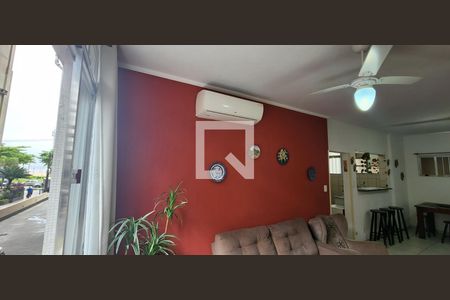 Vista da Sala de apartamento para alugar com 2 quartos, 64m² em Gonzaga, Santos