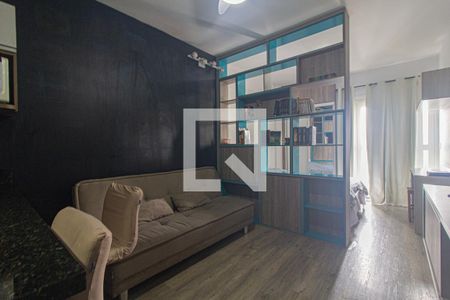 Sala de kitnet/studio para alugar com 1 quarto, 33m² em Centro, Curitiba