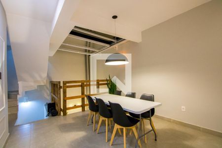 Casa de condomínio para alugar com 198m², 3 quartos e 2 vagas Casa de condomínio para alugar com 198m², 3 quartos e 2 vagasÁrea comum